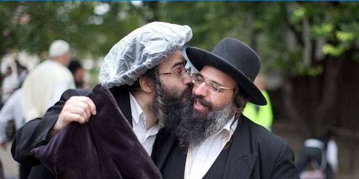 Bărbați hasizi