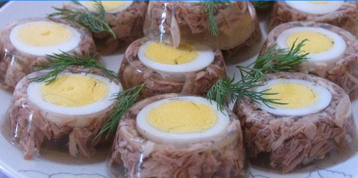 Carne jeleu cu ou
