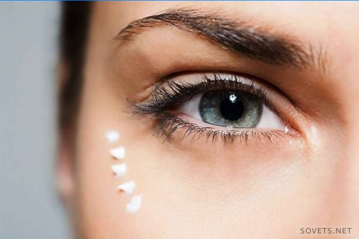 modalitate eficientă de a combate ridurile de sub ochi masca de fata cu orez antirid
