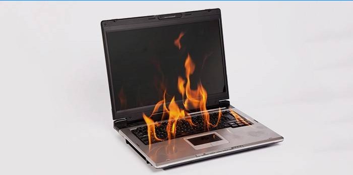 Laptopul se închide singur din cauza supraîncălzirii