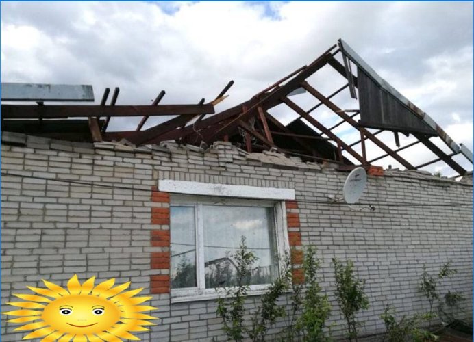 Foto: acoperișuri rupte sau importanța unui acoperiș de încredere al caselor private