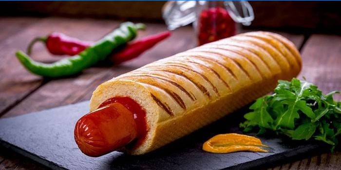 Hot dog francez cu brânză