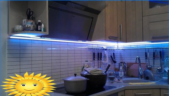 Iluminat pentru dulapuri în bucătărie din banda LED: selecție de elemente, diagrame, instalare DIY
