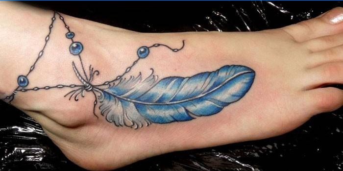 Fata glezna tatuaj cu pene