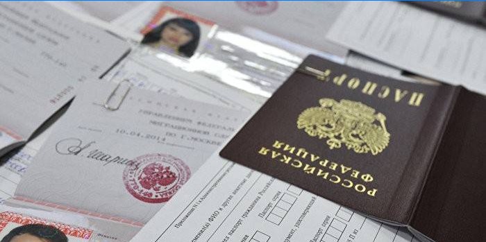Pașapoarte ale unui cetățean al Federației Ruse și certificate