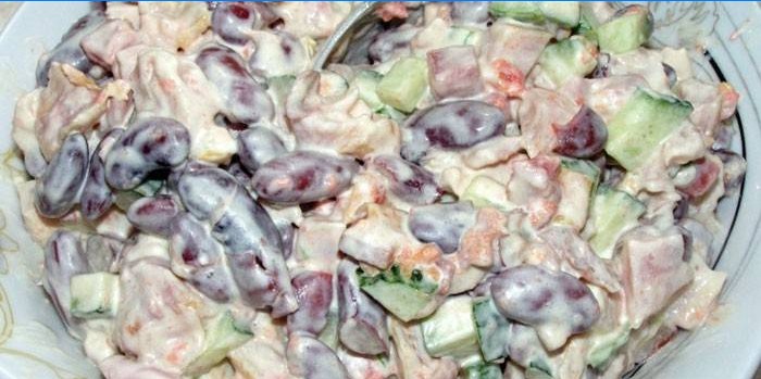 Salată de fasole roșie în pansament la maioneză