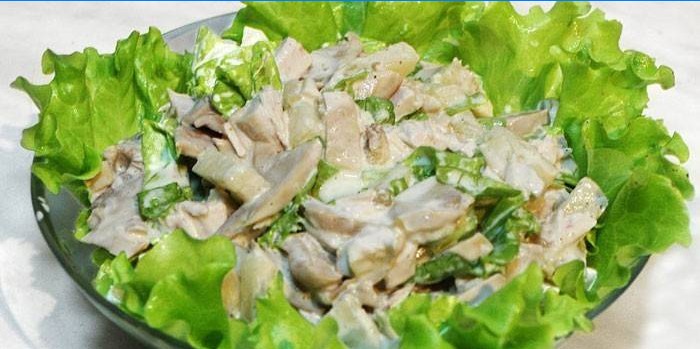 Salată cu champignons și murături
