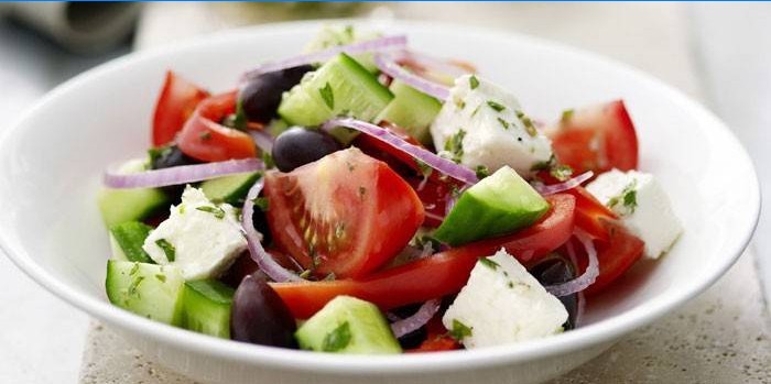 Salată grecească cu fetaxa