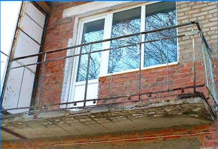 Vitrarea și izolarea balconului
