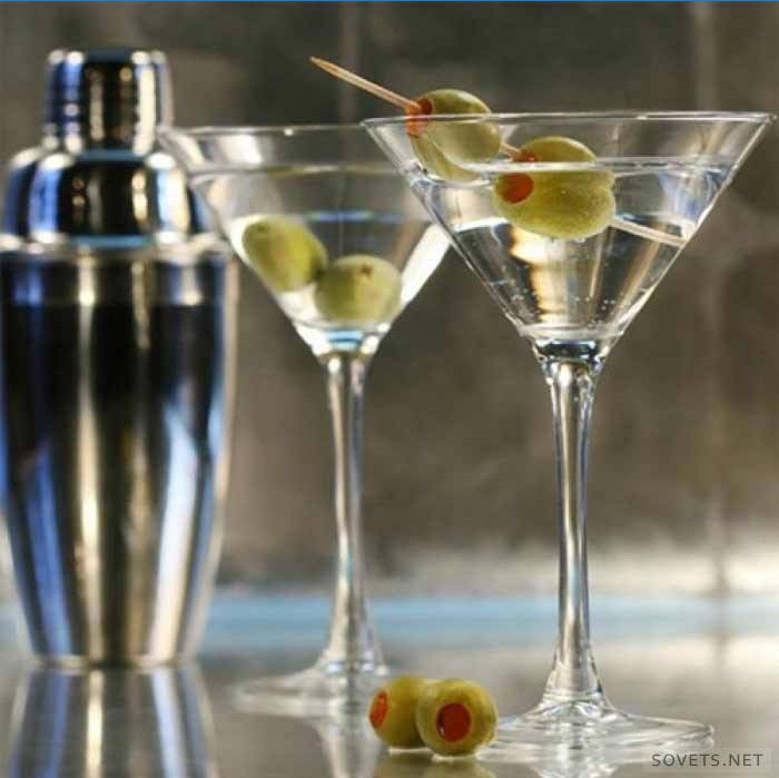 Cocktailuri sau Martini cu gheață