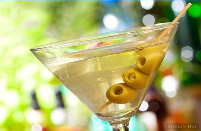 Cum se bea martini