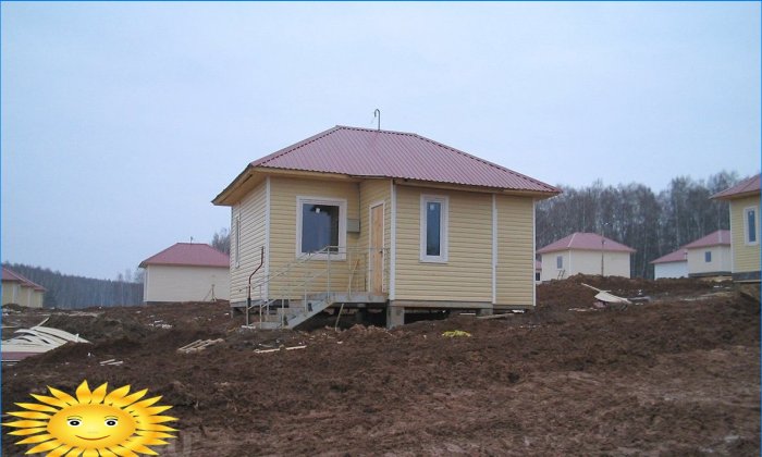 Fundația casei pe un teren cu pantă