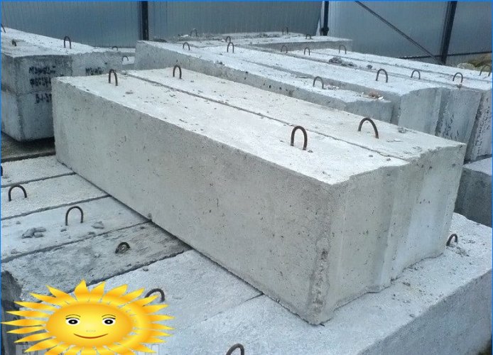 Fundație de bandă. Partea 4: asamblarea structurilor blocurilor de beton