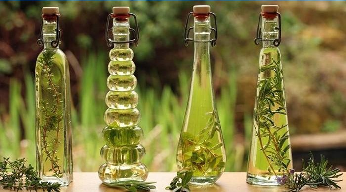Sticlele de ulei esențial din Tree Tea