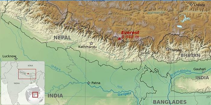 Muntele Everest pe o hartă mondială