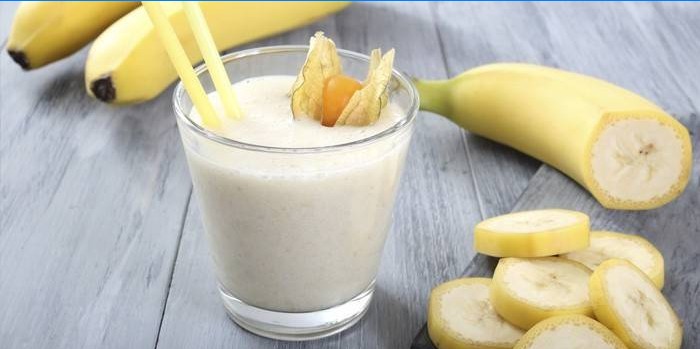 smoothie cu lapte și banane