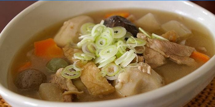 Supă japoneză cu carne de porc și legume