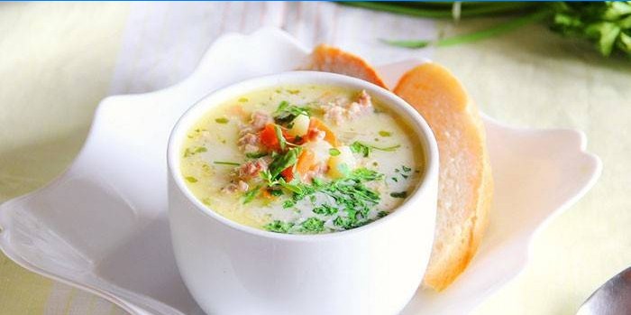 Supa cu legume și brânză