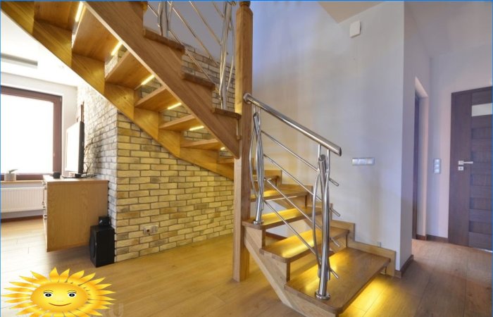 Opțiuni pentru iluminarea scărilor în casă