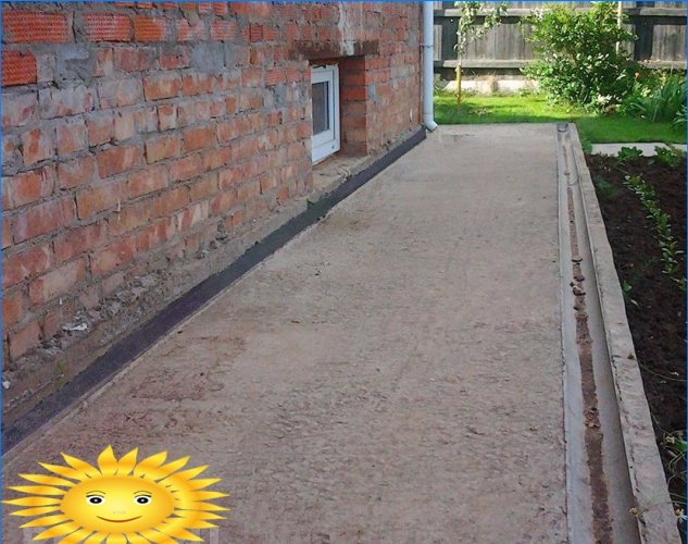 Zonă pentru oarbe din beton în jurul casei: instrucțiuni pas cu pas