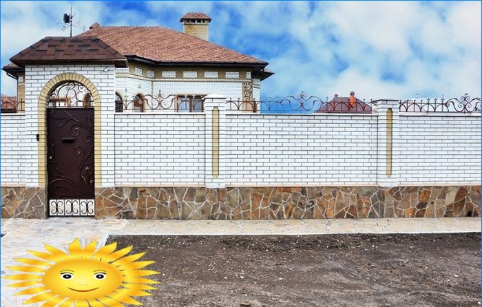 Construirea unui gard din cărămidă: ceea ce trebuie să știți despre un gard din cărămidă
