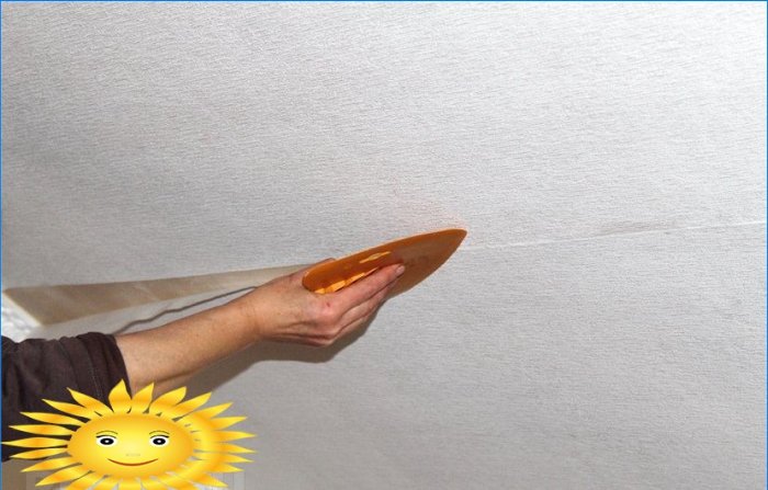 Cum să lipiți tapetul pe tavan: de la teorie la practică