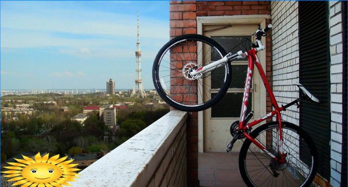 Cum să depozitați o bicicletă și alte echipamente sportive într-un apartament