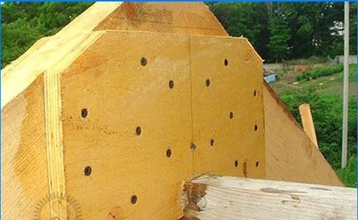 Instalarea unui sistem de caprior pentru un acoperiș gable