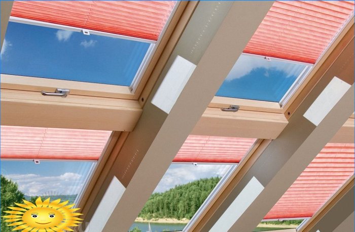 Perdele pentru ferestre de acoperiș: caracteristici de alegere și exemple de fotografie