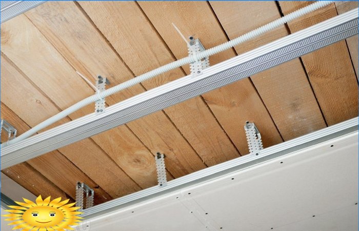Tehnologie de montare a tavanului din gips-carton de orice complexitate