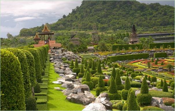 Parcul tropical Nong Nooch din Thailanda