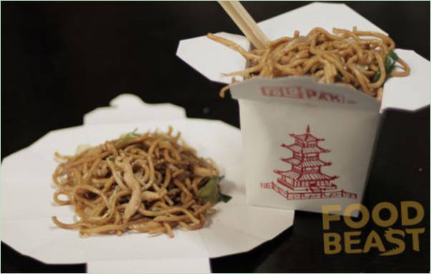 Mâncare chinezească în containere