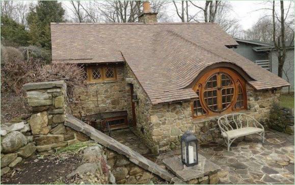 Fațada unei fabuloase case Hobbit